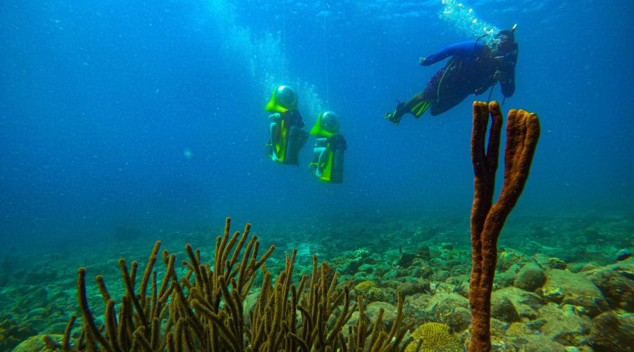 Underwater scooter and scuba curacao